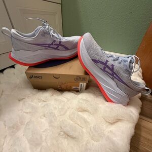 ASICS Superblast 2 **Unisex sizing mens 9, womens 10.5*** Like New